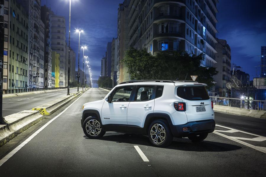  Jeep Renegade Longitude 2015 года  (BR) (фото 4 из 29)